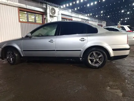 Volkswagen Passat 2001 года за 2 000 000 тг. в Алматы – фото 11