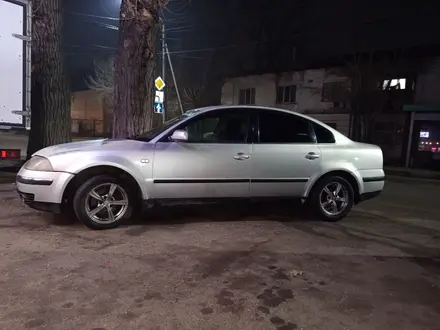 Volkswagen Passat 2001 года за 2 000 000 тг. в Алматы – фото 12