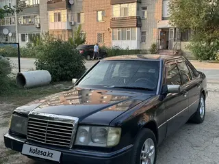 Mercedes-Benz E 230