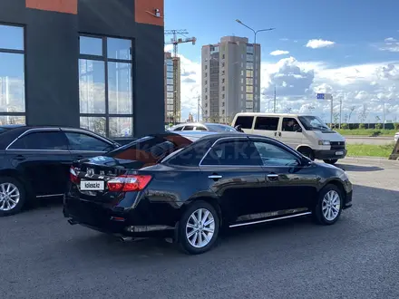 Toyota Camry 2013 года за 9 900 000 тг. в Астана – фото 2