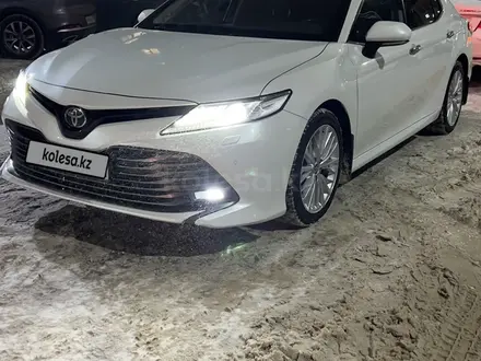 Toyota Camry 2021 года за 14 500 000 тг. в Астана