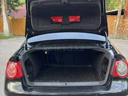 Volkswagen Passat 2010 года за 3 500 000 тг. в Алматы – фото 12