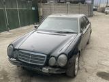 Mercedes-Benz E 230 1997 года за 1 700 000 тг. в Тараз – фото 4