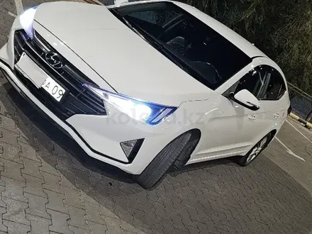 Hyundai Elantra 2020 года за 8 000 000 тг. в Караганда