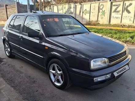 Volkswagen Golf 1996 года за 2 150 000 тг. в Алматы – фото 2