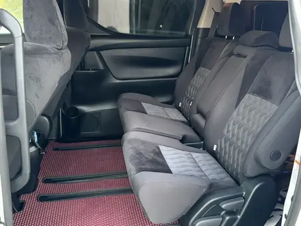 Toyota Alphard 2018 года за 26 500 000 тг. в Актобе – фото 12