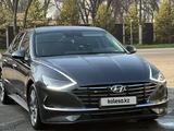 Hyundai Sonata 2021 года за 11 300 000 тг. в Алматы – фото 2