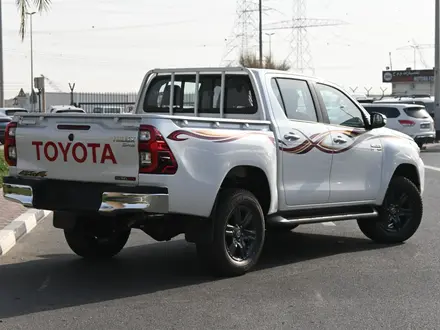 Toyota Hilux 2024 года за 21 000 000 тг. в Петропавловск – фото 4