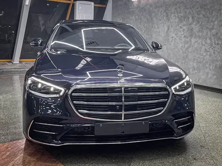 Mercedes-Benz S 580 4MATIC 2022 года за 124 000 000 тг. в Караганда – фото 3