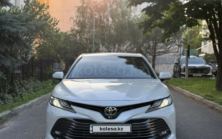 Toyota Camry 2019 года за 20 000 000 тг. в Шымкент