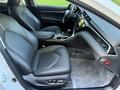 Toyota Camry 2019 года за 20 000 000 тг. в Шымкент – фото 16