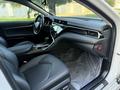 Toyota Camry 2019 года за 20 000 000 тг. в Шымкент – фото 18