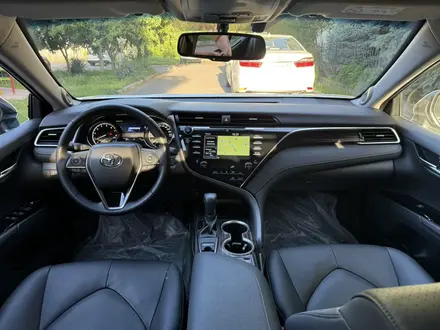 Toyota Camry 2019 года за 20 000 000 тг. в Шымкент – фото 28