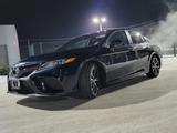 Toyota Camry 2019 года за 11 300 000 тг. в Костанай – фото 2