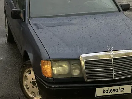 Mercedes-Benz E 200 1988 года за 650 000 тг. в Талдыкорган