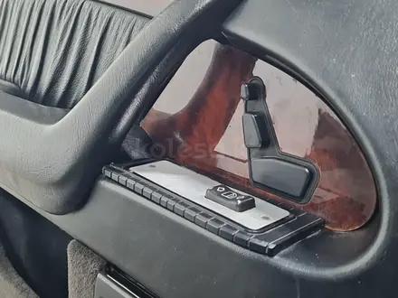 Mercedes-Benz S 320 1998 года за 2 180 000 тг. в Алматы – фото 24