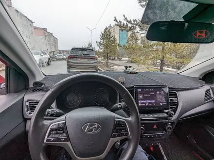 Hyundai Accent 2021 года за 8 200 000 тг. в Уральск – фото 3