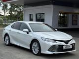 Toyota Camry 2020 года за 14 500 000 тг. в Семей