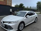 Toyota Camry 2020 года за 14 500 000 тг. в Семей – фото 4