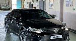 Toyota Camry 2017 года за 12 700 000 тг. в Жанаозен