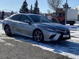 Toyota Camry 2018 года за 9 750 000 тг. в Алматы