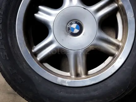 Литые титанки BMW R15 5*120 свежие за 90 000 тг. в Алматы