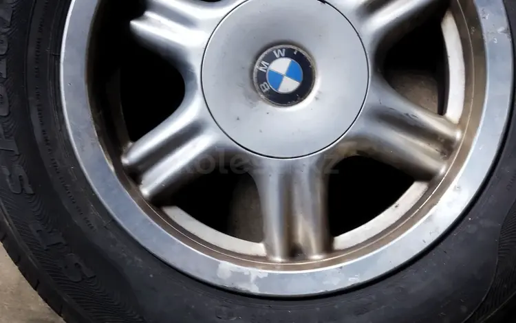 Литые титанки BMW R15 5*120 свежие за 90 000 тг. в Алматы