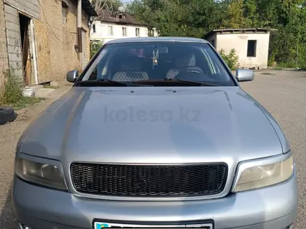 Audi A4 1997 года за 2 300 000 тг. в Алматы – фото 2