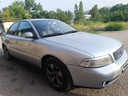 Audi A4 1997 года за 2 300 000 тг. в Алматы – фото 3