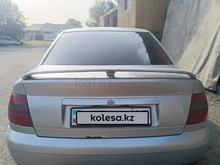 Audi A4 1997 года за 2 300 000 тг. в Алматы – фото 5