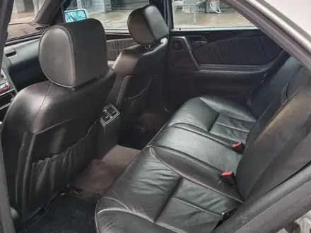 Mercedes-Benz E 320 1998 года за 3 999 999 тг. в Шымкент – фото 10