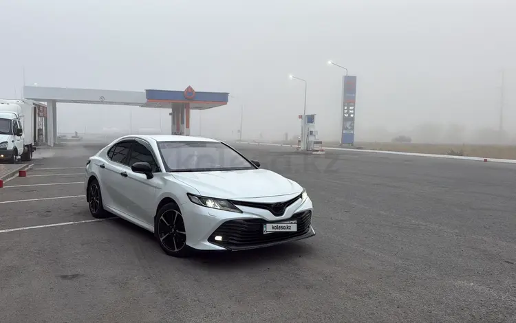 Toyota Camry 2020 года за 12 700 000 тг. в Актобе