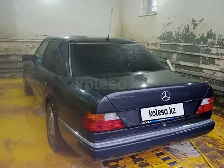 Mercedes-Benz E 220 1993 года за 4 000 000 тг. в Уральск – фото 6