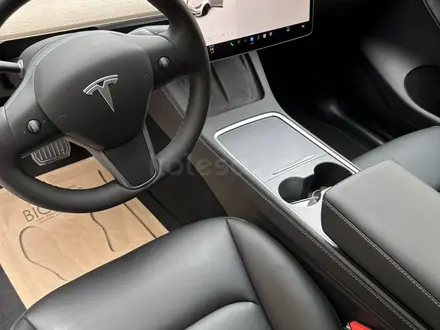 Tesla Model Y 2022 года за 19 100 000 тг. в Алматы – фото 5