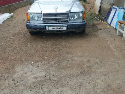 Mercedes-Benz E 260 1993 года за 700 000 тг. в Алматы – фото 2