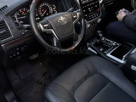 Toyota Land Cruiser 2017 года за 32 000 000 тг. в Алматы – фото 10