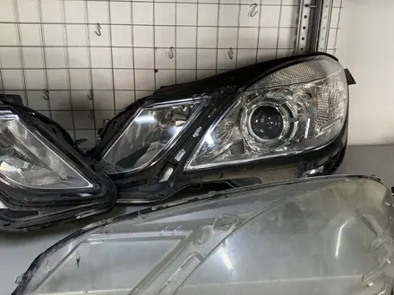 Mercedes Benz W212/W211 Стекла Фары за 20 000 тг. в Астана – фото 3