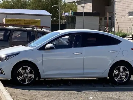 Hyundai Accent 2019 года за 8 200 000 тг. в Атырау