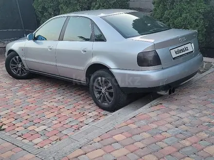 Audi A4 1996 года за 1 850 000 тг. в Алматы – фото 17