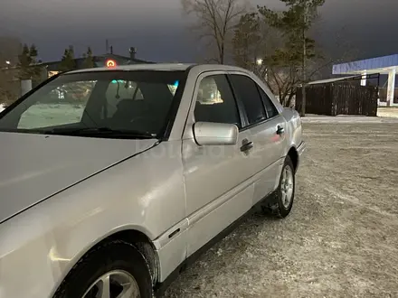 Mercedes-Benz C 180 1994 года за 1 700 000 тг. в Кокшетау – фото 2