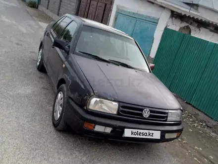 Volkswagen Vento 1995 года за 600 000 тг. в Жетысай – фото 9