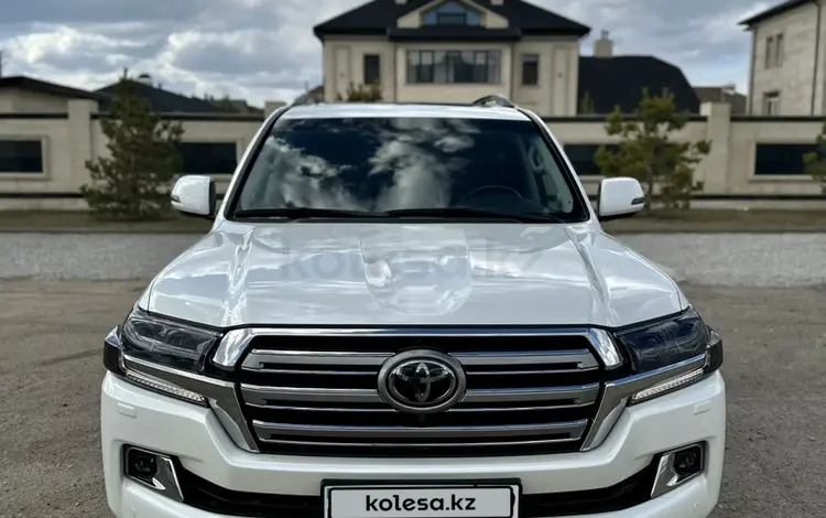 Toyota Land Cruiser 2020 года за 42 000 000 тг. в Астана