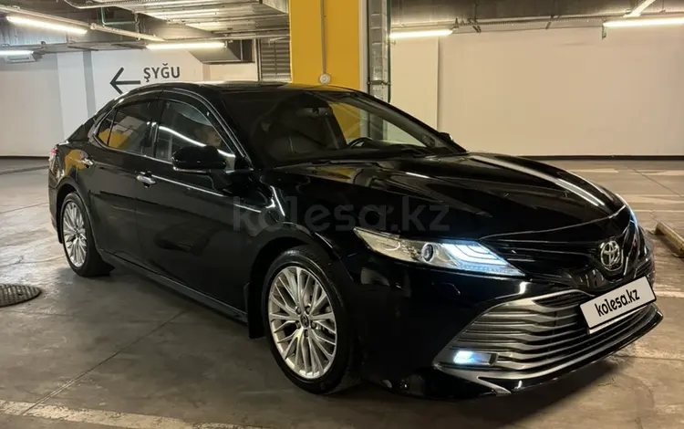 Toyota Camry 2018 года за 14 500 000 тг. в Алматы