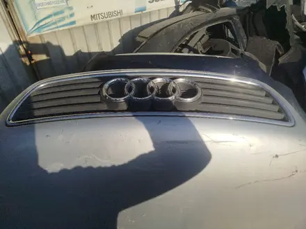 Капот решетка audi a6 за 60 000 тг. в Алматы – фото 2