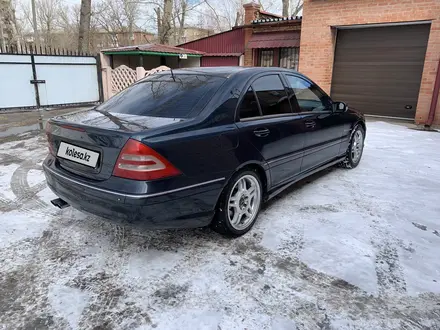 Mercedes-Benz C 32 AMG 2004 года за 5 500 000 тг. в Усть-Каменогорск – фото 4