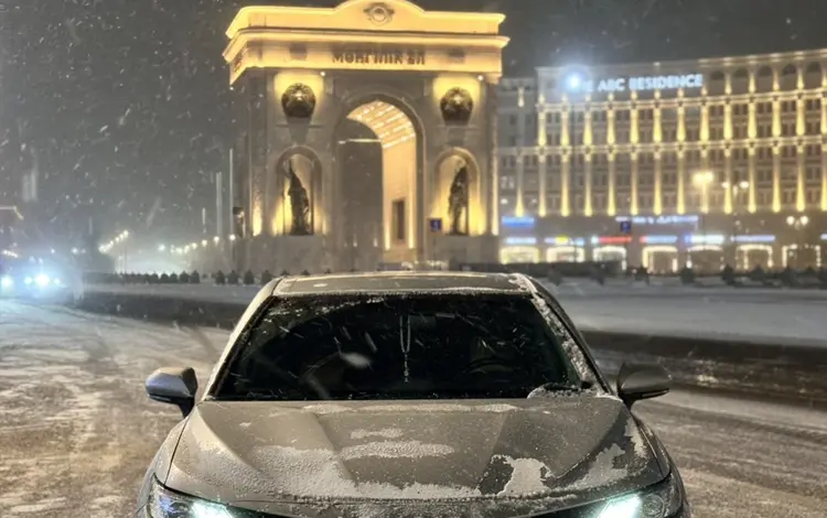 Toyota Camry 2019 года за 13 400 000 тг. в Астана