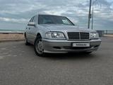 Mercedes-Benz C 240 1998 годаfor4 000 000 тг. в Жанаозен