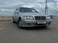 Mercedes-Benz C 240 1998 года за 3 500 000 тг. в Жанаозен