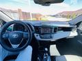 Toyota RAV4 2016 года за 7 350 000 тг. в Актобе – фото 10