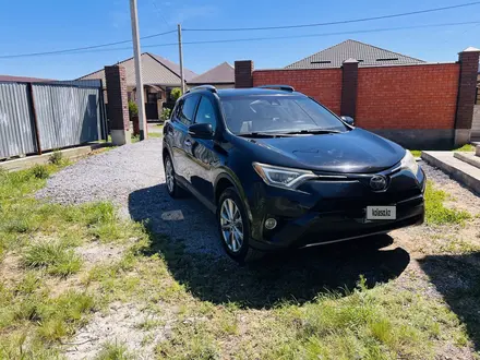 Toyota RAV4 2016 года за 7 350 000 тг. в Актобе